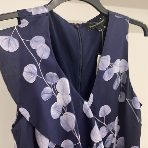 NWT Banana Republic Navy Floral Flowy Dress - Picture 3 of 10